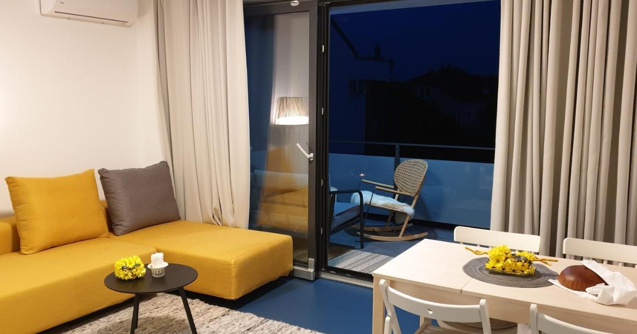 Genius Guest Unique Banovci Apartment Exterior photo
