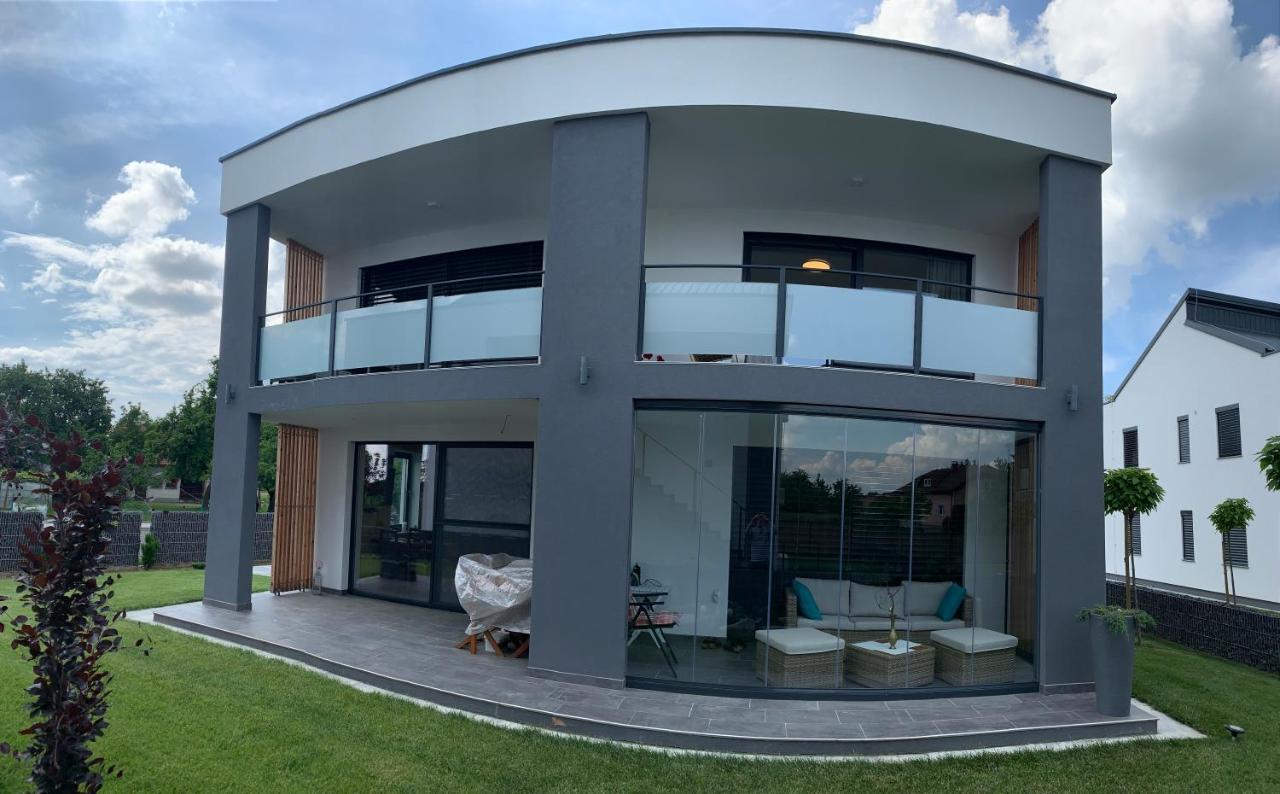 Genius Guest Unique Banovci Apartment Exterior photo